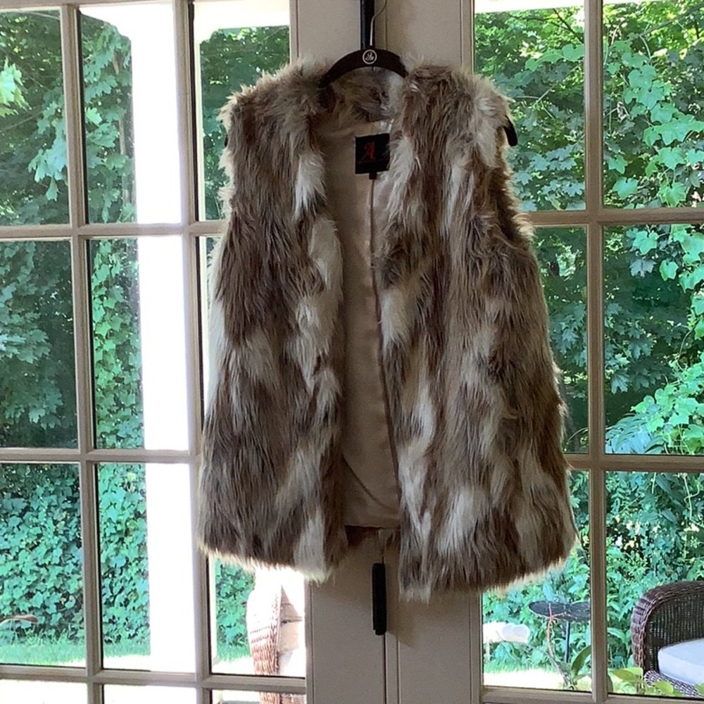Adrienne Landau faux,fur vest good condition